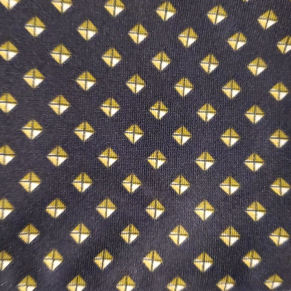 Michael Kors Diamond Pattern Pencil Skirt - Picture 3 of 8